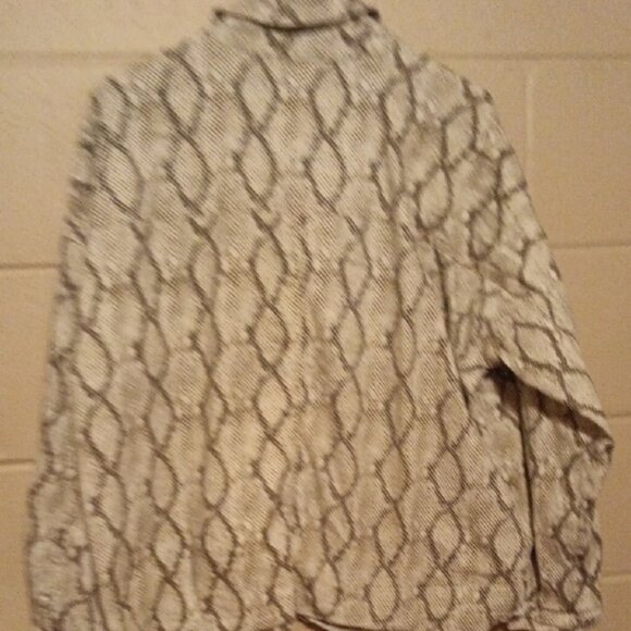 She + Sky Black and White Snake Print Jean Jacket - Picture 15 of 16